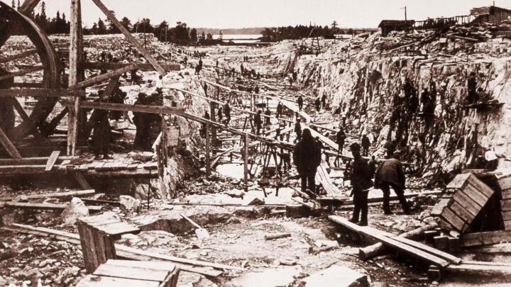 Früher war Kanalbau ein zermürbender und gefährlicher Knochenjob. Allein der Bau ...