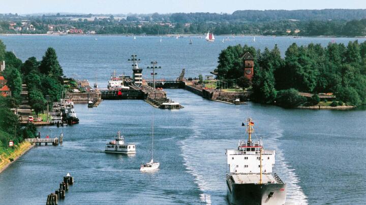 Die drei meistbefahrenen künstlichen Wasserstraßen der Welt: der Nord-Ostsee-Kan ...