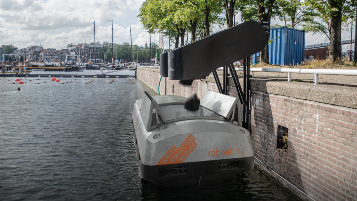 … als Müllentsorgungsboot ...
