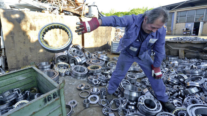 Manchmal tauchen auf einen Schlag Tausende gefälschte Produkte auf, die dann ver ...