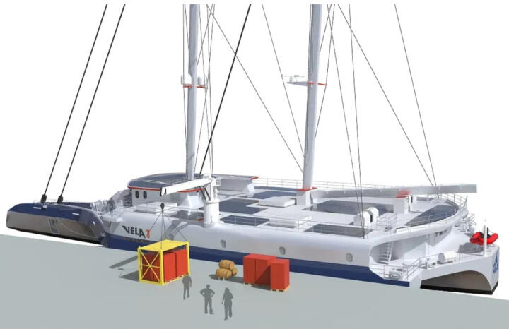 Dieser französische Frachttrimaran, der erste seiner Art, wird künftig Güter aus ...