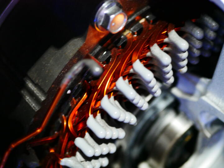 Beim Haarnadel-Verfahren wird viel Kupfer in die Spule eingebracht. Der sogenann ...