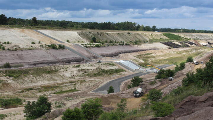 Auferstanden aus Mondlandschaften