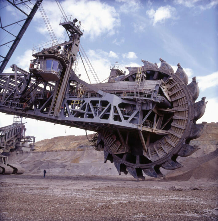 Tagebau Garzweiler (D)Das Schaufelrad des Kohlebaggers hat einen Durchmesser von ...