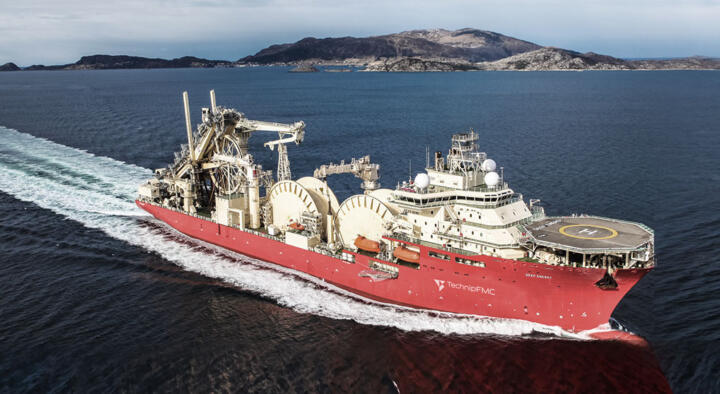 Pori (FIN) Jede der beiden Rollen des Rohrverlegers „Deep Energy“ hat einen Dur ...