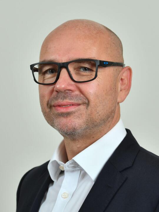 Hydrogen the all-rounder